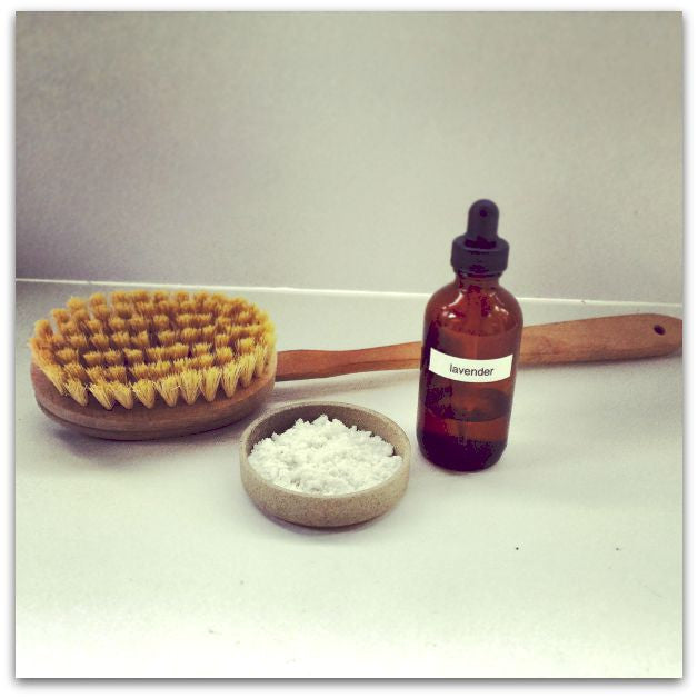 GET RID OF CELLULITE WITH THIS DRY BRUSHING SKIN RITUAL