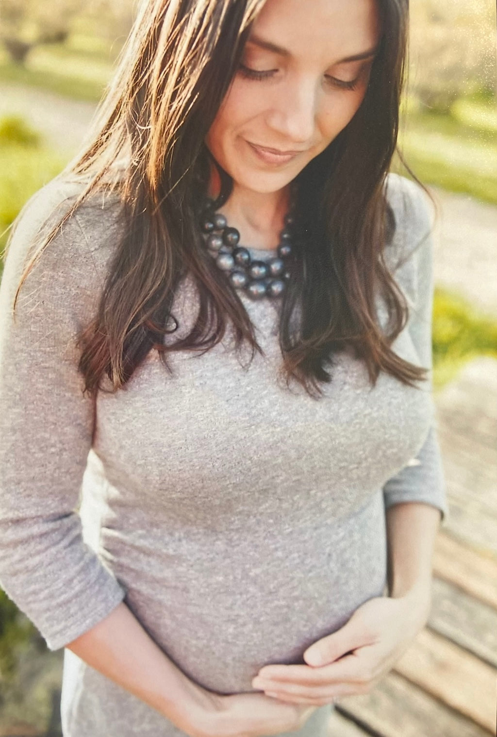 Pregnancy-Safe Rituals to Prevent Stretch Marks and Naturally Glowing Skin